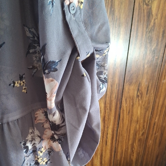 Size 2 Torrid Gray Floral High Low Dress - Picture 3 of 4